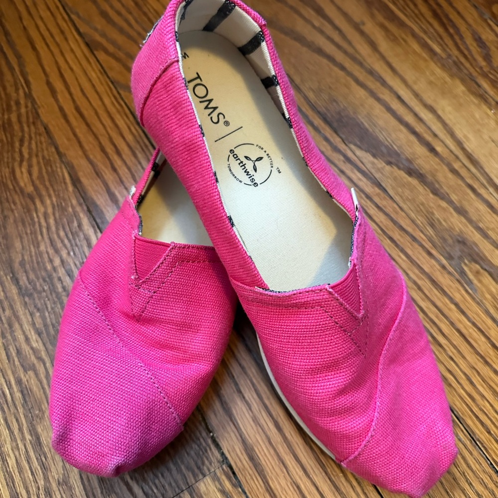 TOMS Women's Pink Canvas Shoes